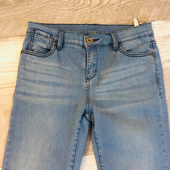 BCBGMaxAzria Tanya Terrible TwoFlare Jeans Size 28 - Picture 4 of 8